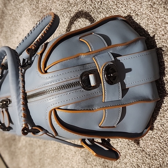 COPY - NEW COACH HANDBAG SEND OFFERS! - Picture 4 of 8